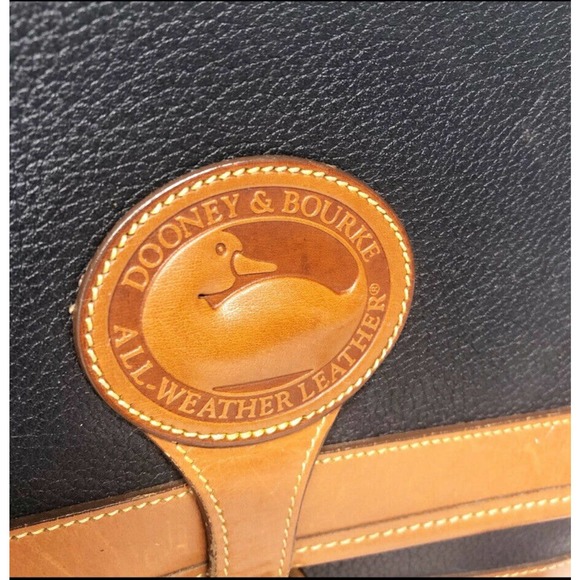 Vintage Dooney & Bourke Shoulder Bag Purse Crossbody All Weather Leather - Picture 8 of 9
